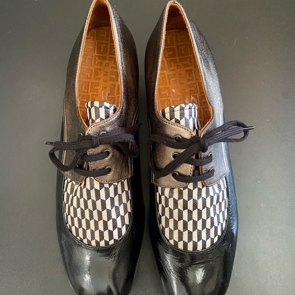 New Chie Mihara Pump in Black / Platinum in Size EU 39.5 / US 9 - Picture 6 of 10